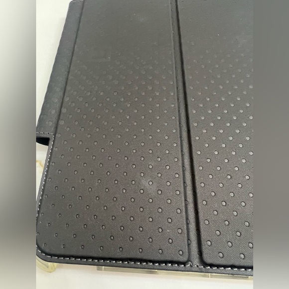 iPad Pro 11-inch Stand Case - Picture 10 of 13